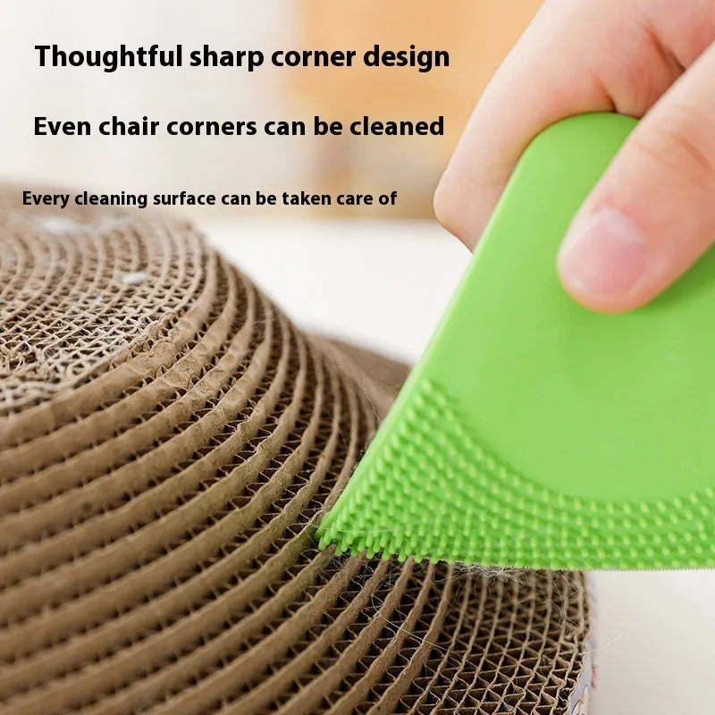 PTE pet hair scraper comb in avocado green colour for grooming cats and removing hair from fabrics.