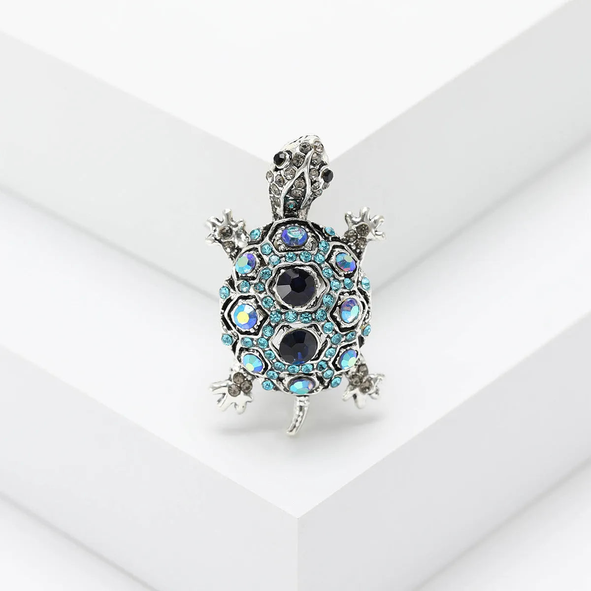 Women's retro rhinestone turtle brooch in alloy with blue, green and red colour options