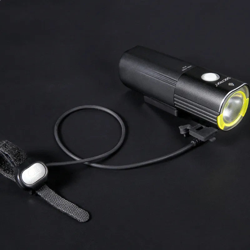 Waterproof bicycle headlight 1600 lumens CREE XML2 with power bank, black, mounted on handlebar