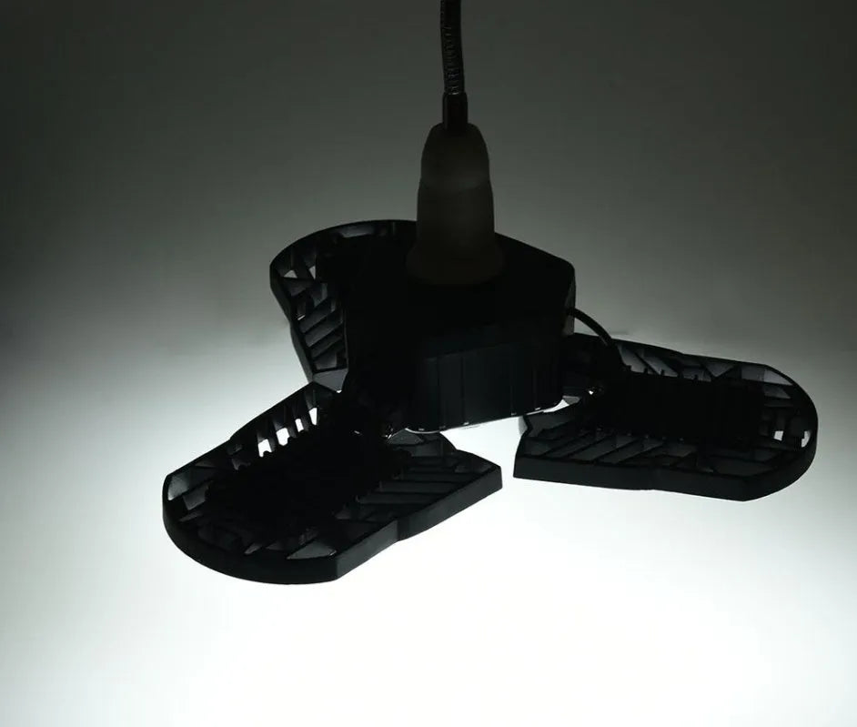 60W 6000 lumen deformable garage light with three adjustable heads, aluminium housing, E27 connector