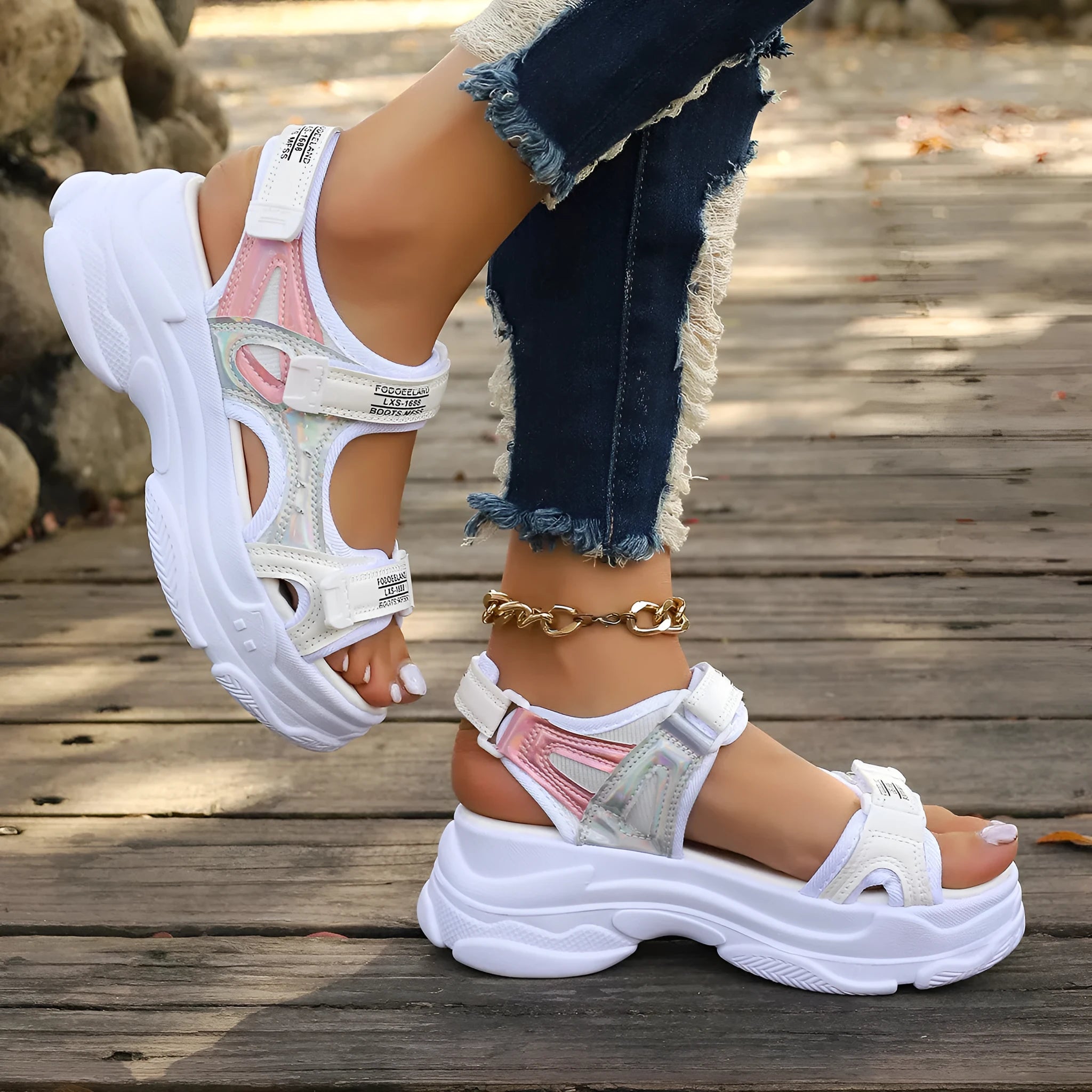 Women's black platform Roman sandals with PU upper and rubber sole