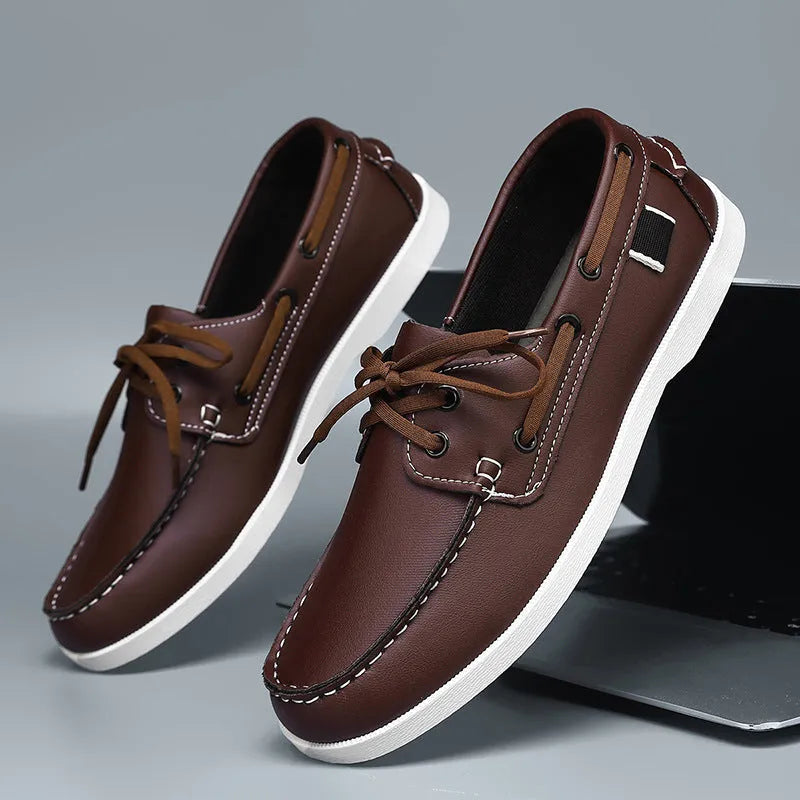 Men's British-style casual shoes with artificial PU uppers in flat-heel design