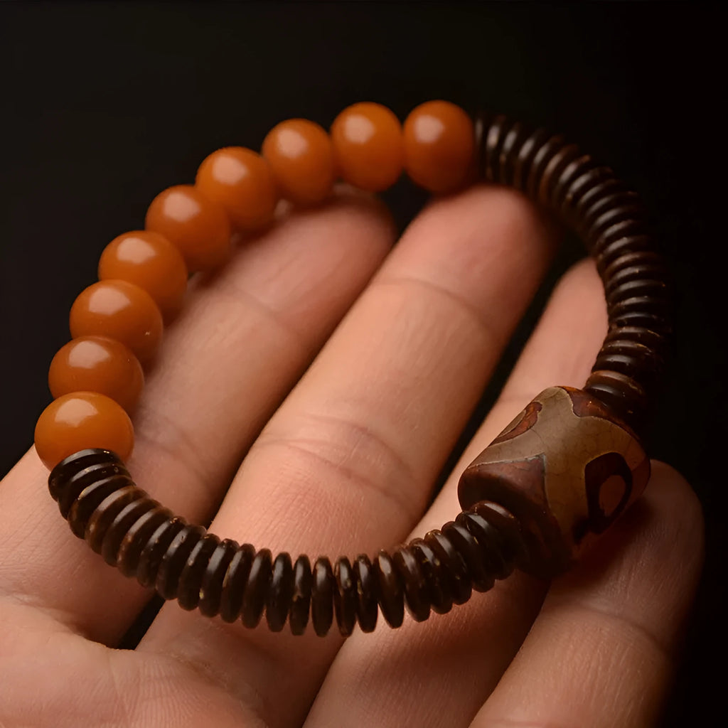 Weathering white corypha umbraculifera bodhi seed bracelet with 8x10mm drop-shaped beads in natural style