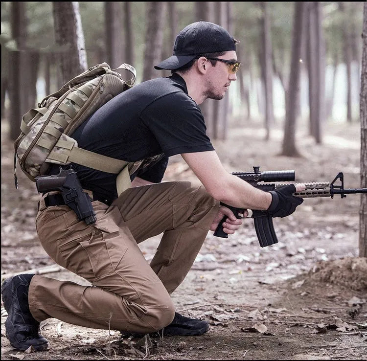 Men's tactical cargo trousers in IX7 ash colour, multi-pocket straight-leg design