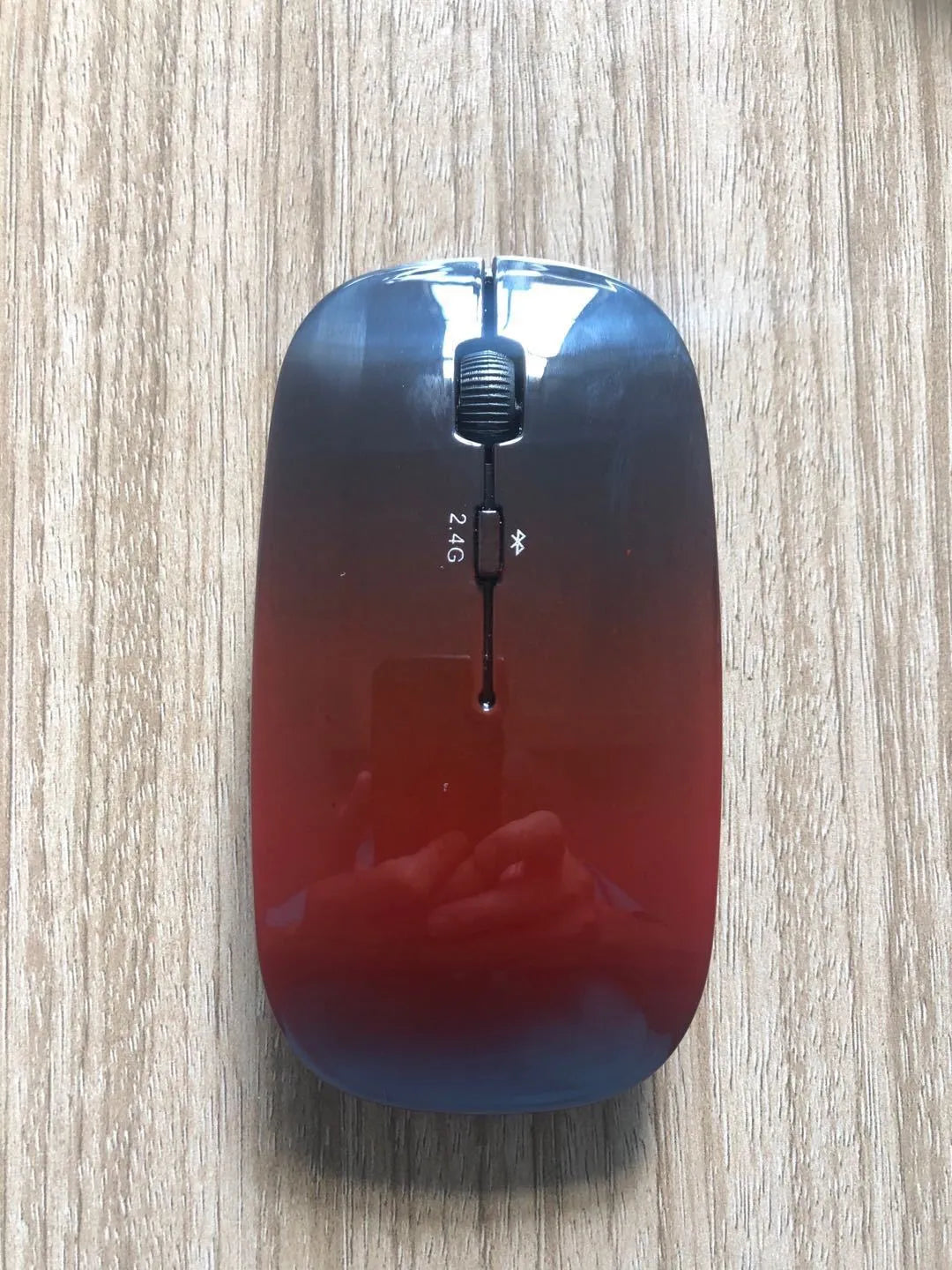 Wireless Bluetooth dual mode mouse in white with four-way roller and 1200 DPI