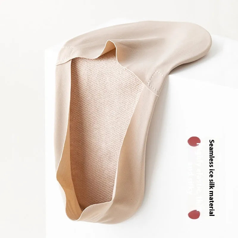 Men's seamless low cut socks in multiple colours showing shallow mouth and invisible design.