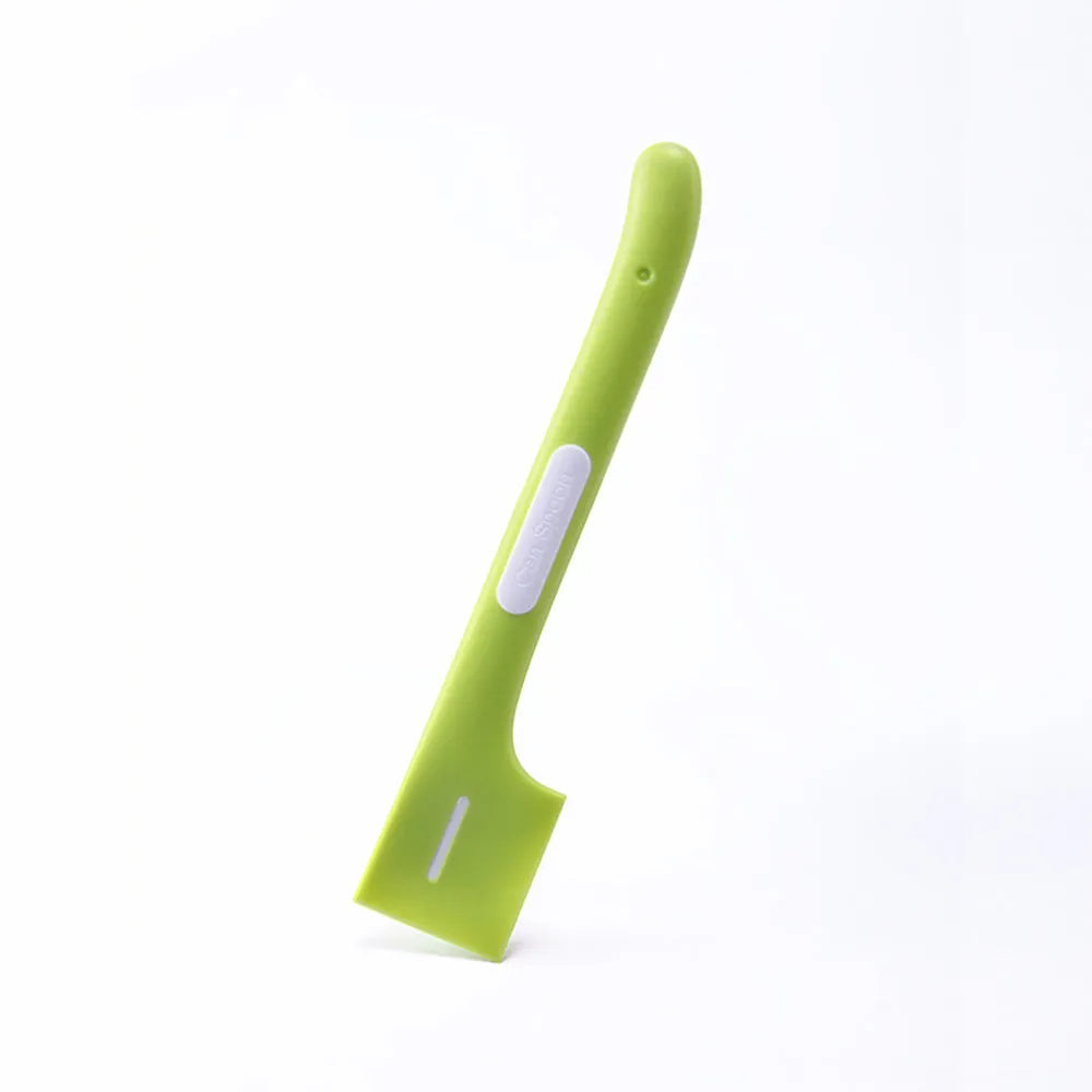 Green long-handled pet food spoon for canned wet food with right-angle design
