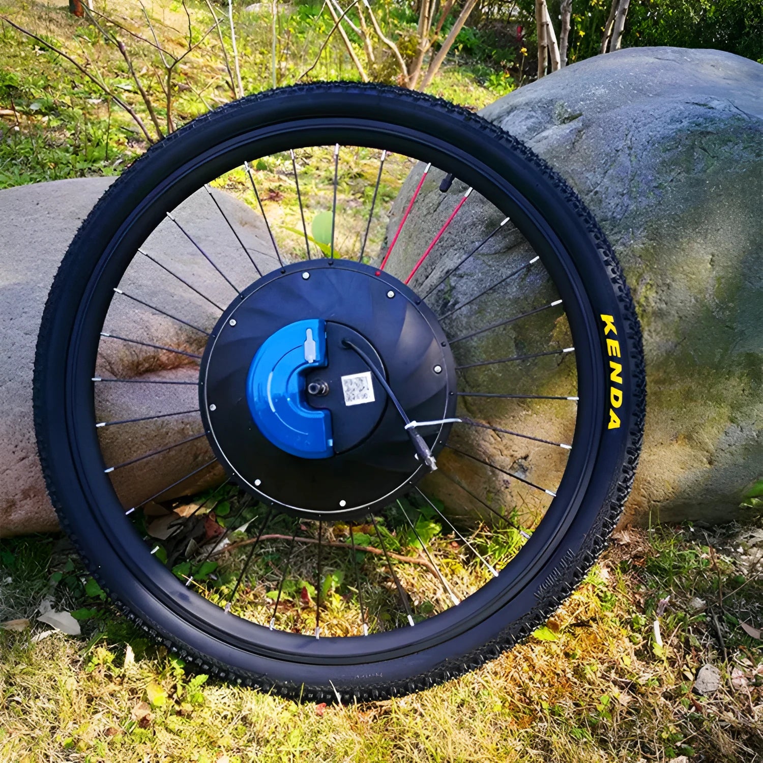 Yunzhilun alloy hub motor and charger for 26-inch electric bicycle conversion kit.