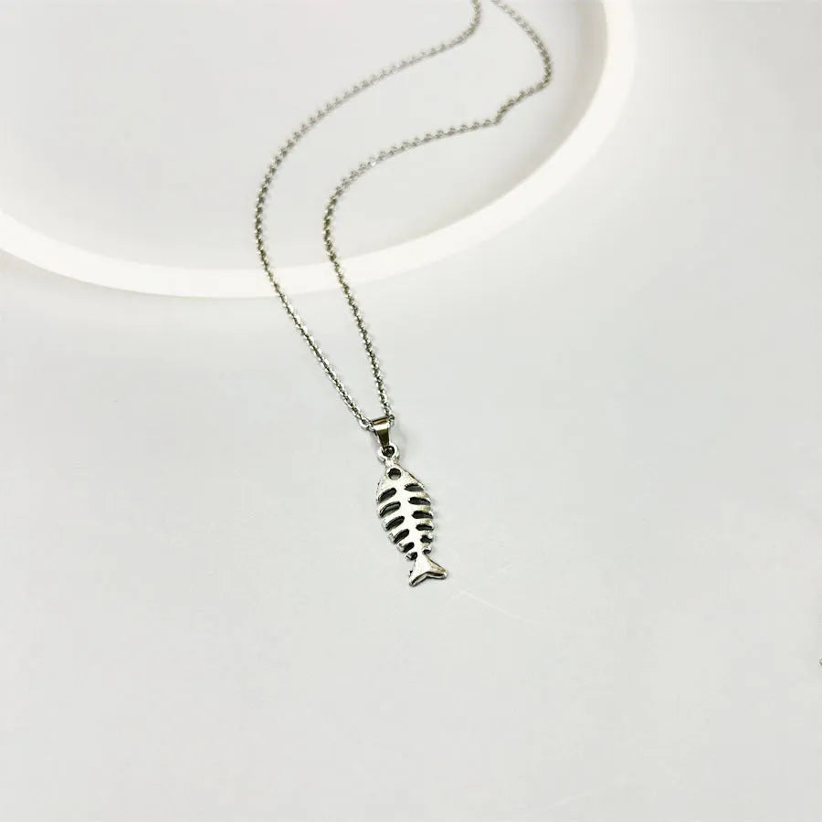 Fishbone pendant necklace with matching earrings on O-chain, adjustable 21-50cm, retro alloy jewellery