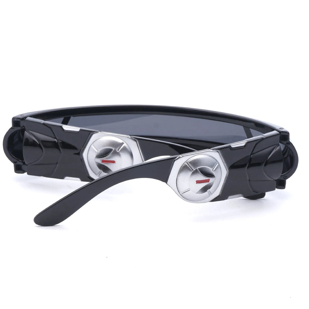 Black polarised sports sunglasses with a full rim PC frame and mirrored lenses.