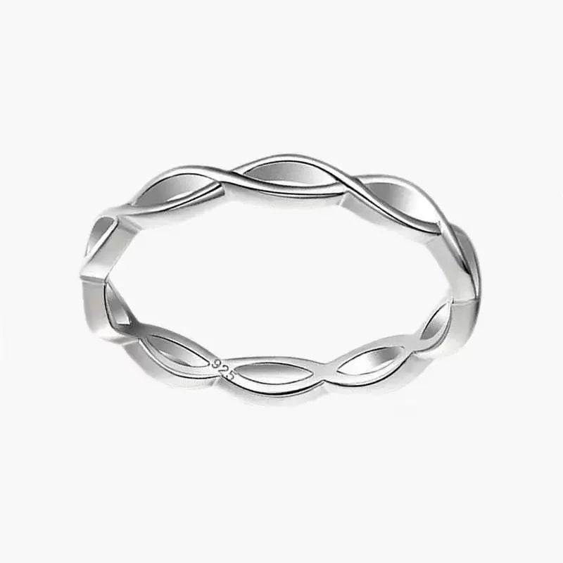 925 silver cross twist ring for women on white background, US size 7, silver colour