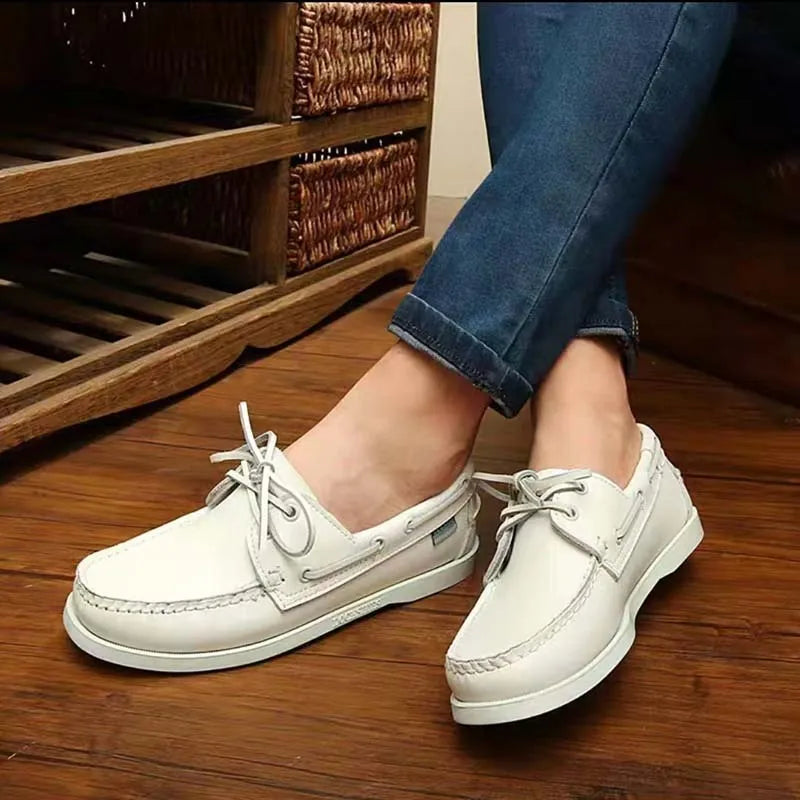 Men's British-style casual shoes with artificial PU uppers in flat-heel design