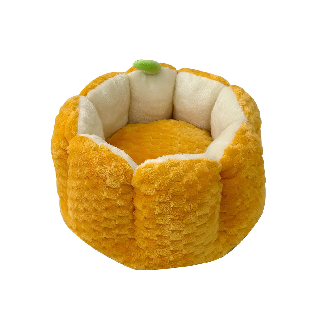 Pumpkin-shaped pet nest for cats with cotton filling in two sizes for autumn and winter