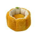 Pumpkin-shaped pet nest for cats with cotton filling in two sizes for autumn and winter