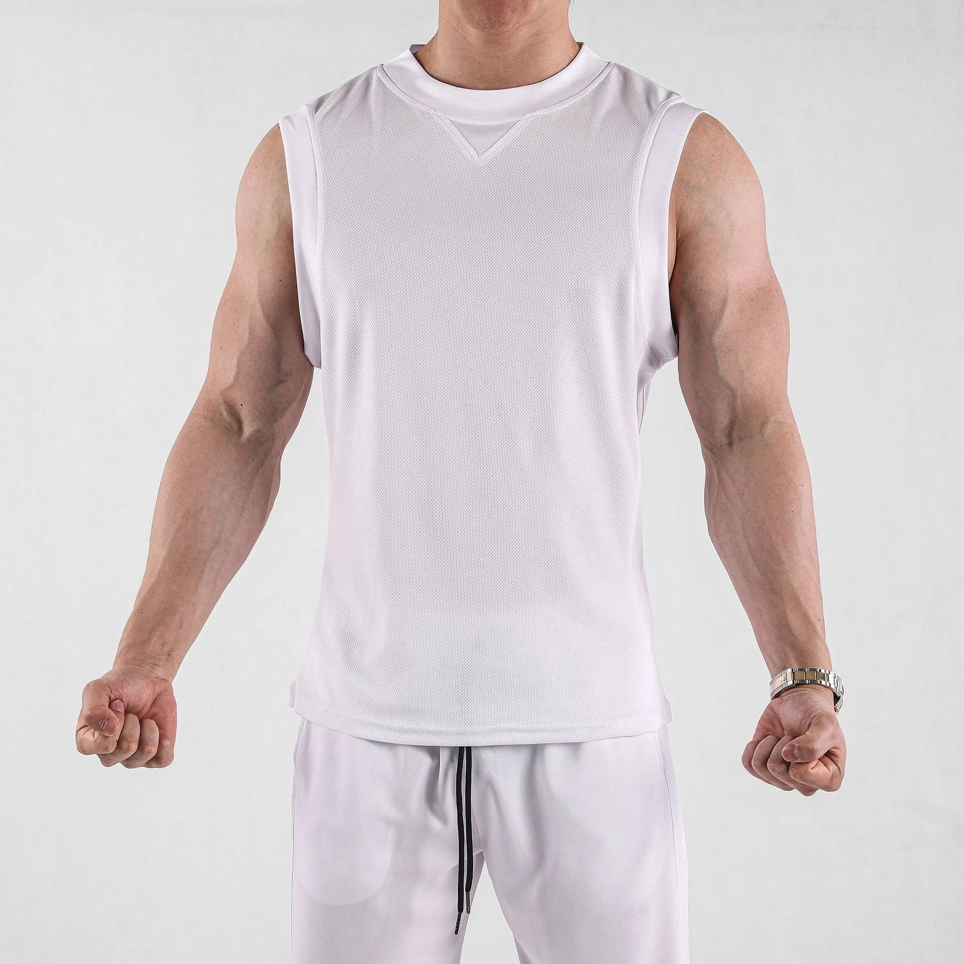 Men's loose casual fitness vest in black or white for summer sports activities