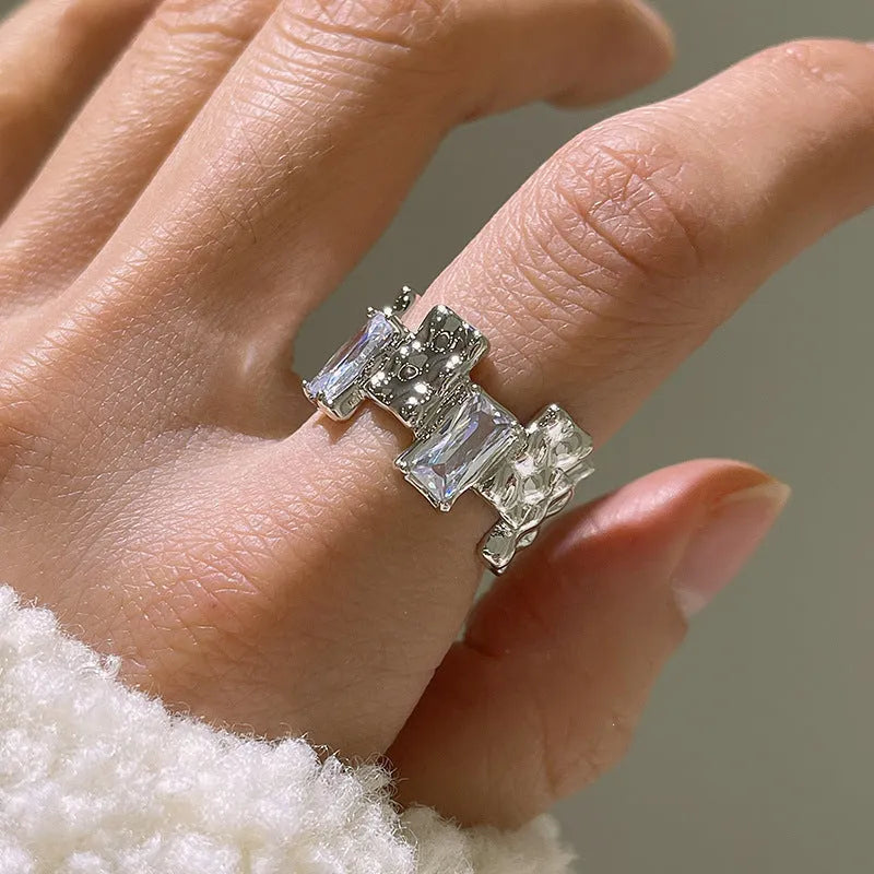 Silver geometric open gemstone ring with retro design and three-dimensional decoration