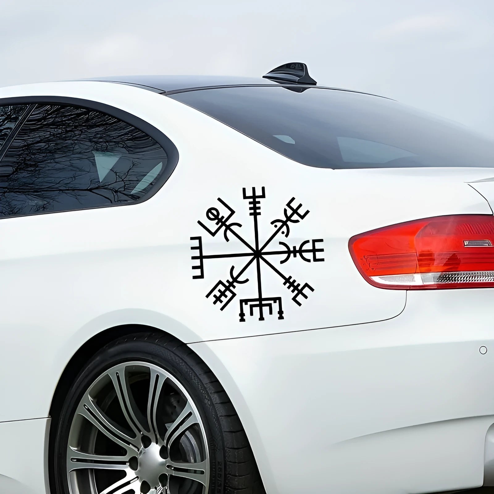 Square 13x13cm vegetarian-themed notebook design vinyl sticker for car body or glass.