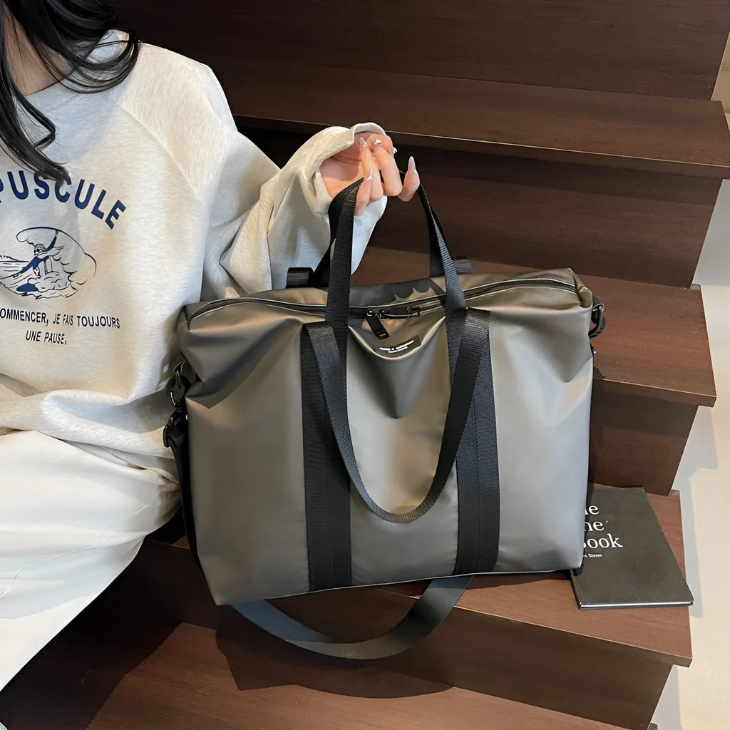 Lightweight business travel tote bag with 20-35L capacity in Oxford cloth