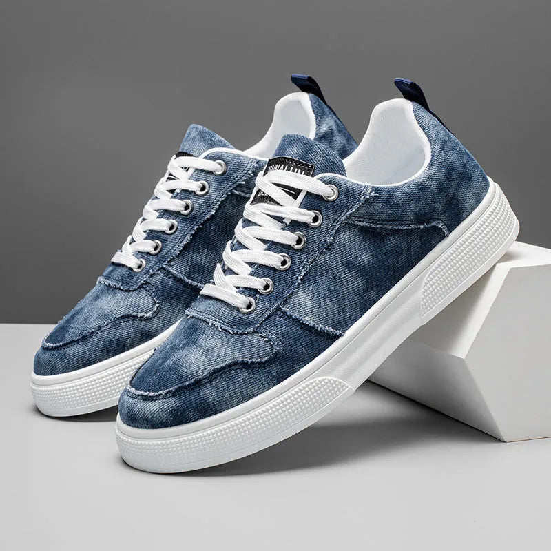 Men's low-top canvas sneakers with platform sole in blue, black, and khaki colours with lace-up front