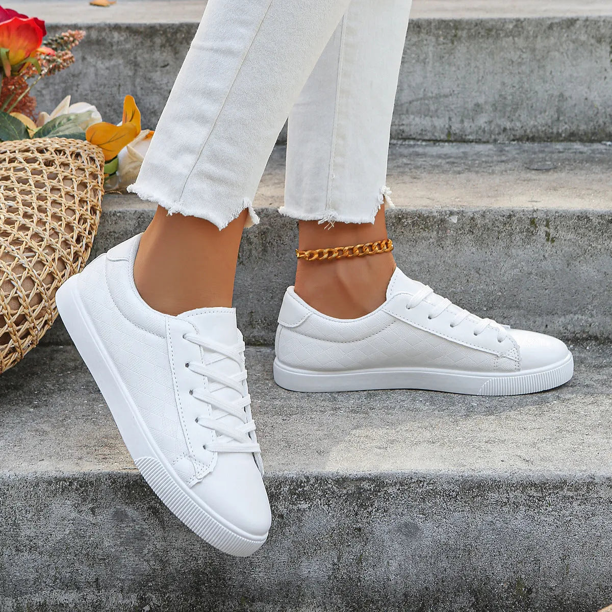 Women's thick bottom white casual exercise shoes with round toe and artificial PU upper