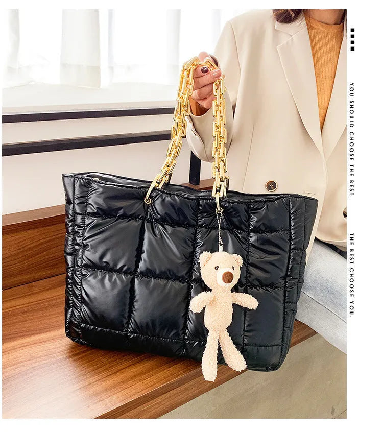 Large capacity tote bag with thick chain strap, vertical square shape, top zipper, in white colour