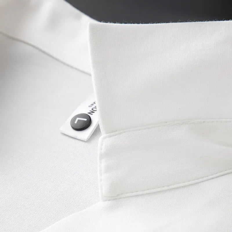 Men's lapel polo short-sleeved T-shirt in slim fit design available in three colours