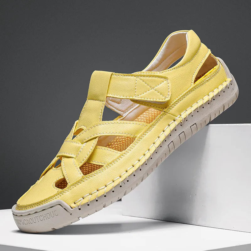 Women's low-top casual sandals with Velcro fastening and round toe design in solid colours