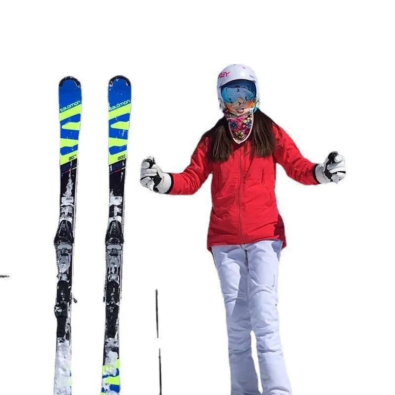 Adjustable skiing bandage with shoulder strap and hook-and-loop fastening in multiple colour options