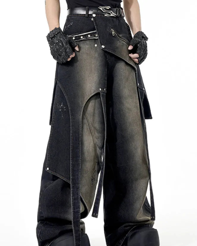 Youthful deconstruction worn jeans in cotton with front zipper available in sizes S M L XL