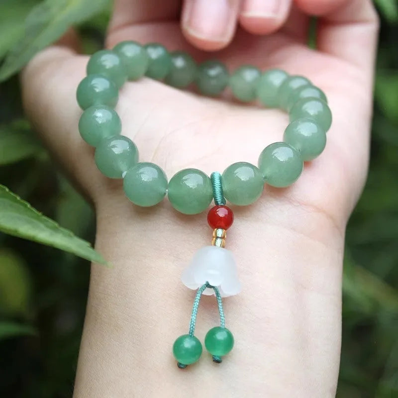 Hand-woven natural white agate and Tian Shan Cui Chinese-style geometric bracelet with lily elements