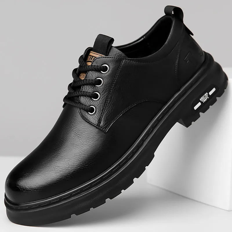Men's retro outdoor casual shoes in black artificial PU leather with round toe and flat square heel