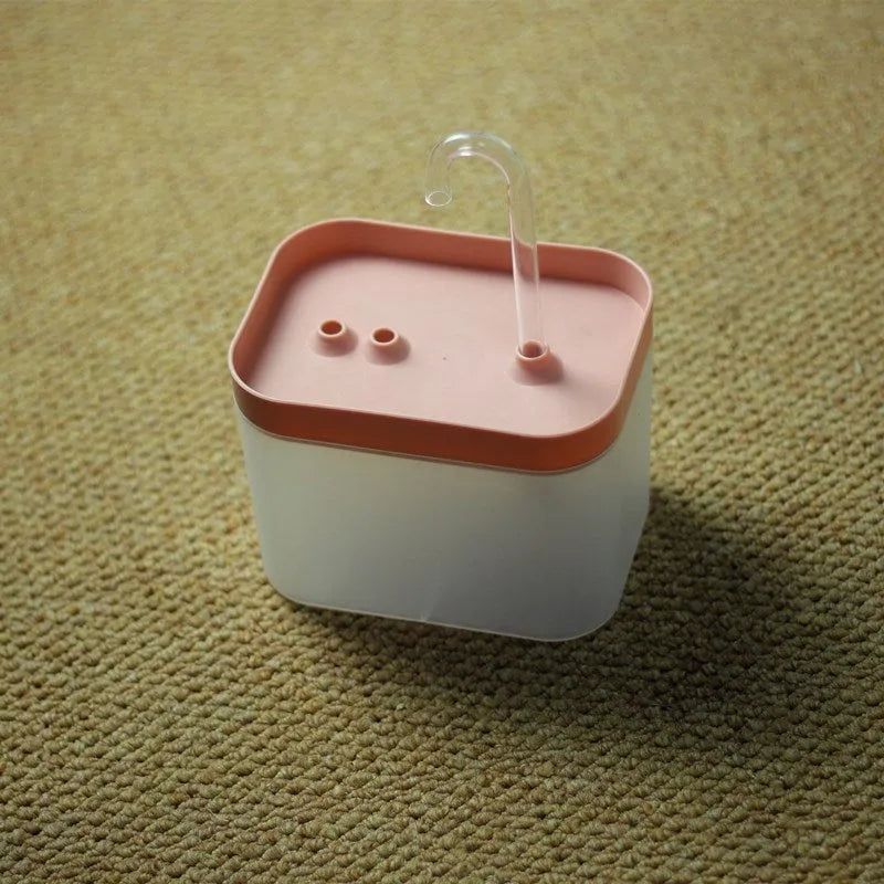 Automatic pet water dispenser 1.5L food grade circulating fountain in front view