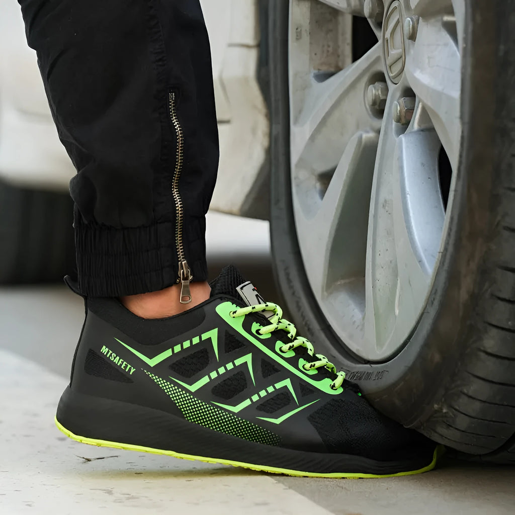 Black ultra-light labour protection shoes with steel toe caps and anti-penetration soles, lace-up closure