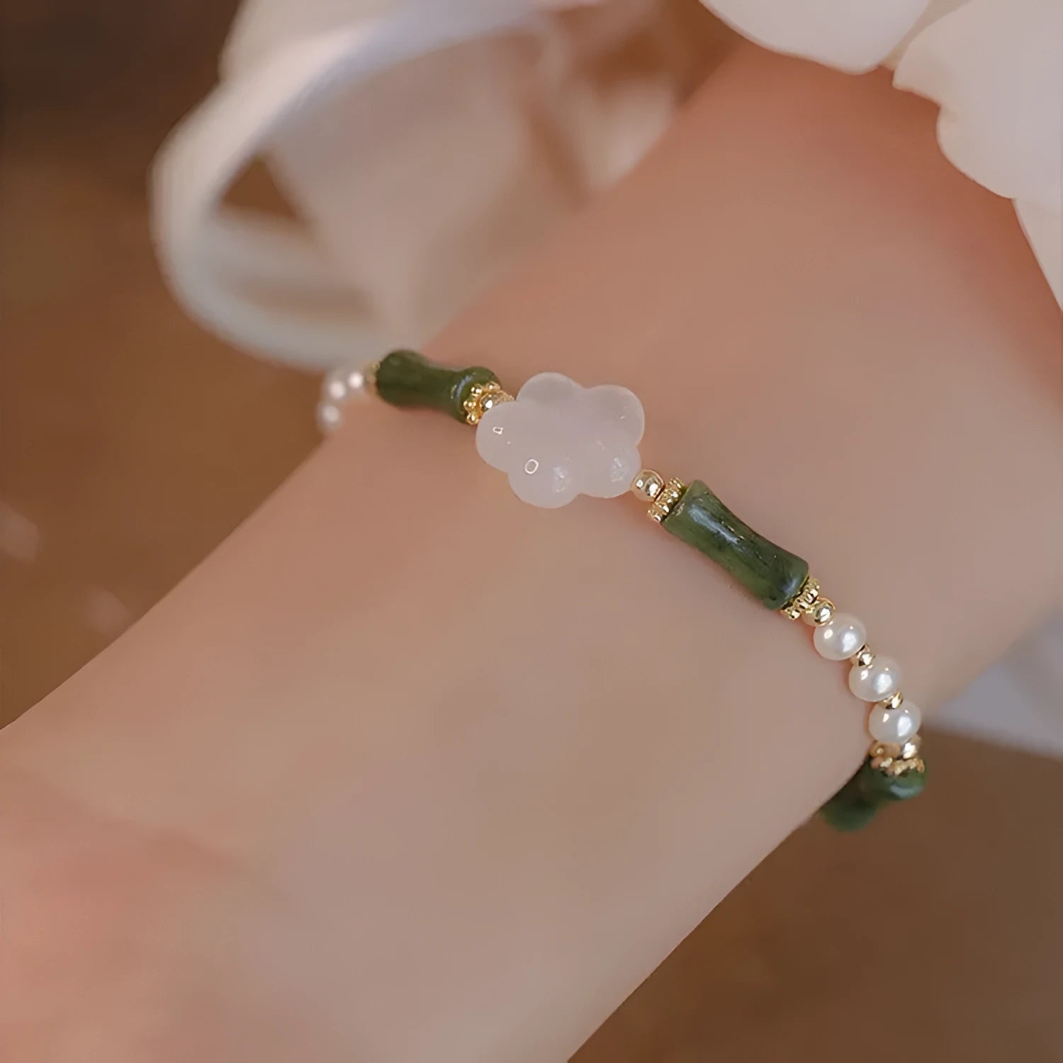 Chinese-style Hetian jade bracelet with antique bamboo joint design and 4mm shell pearl beads