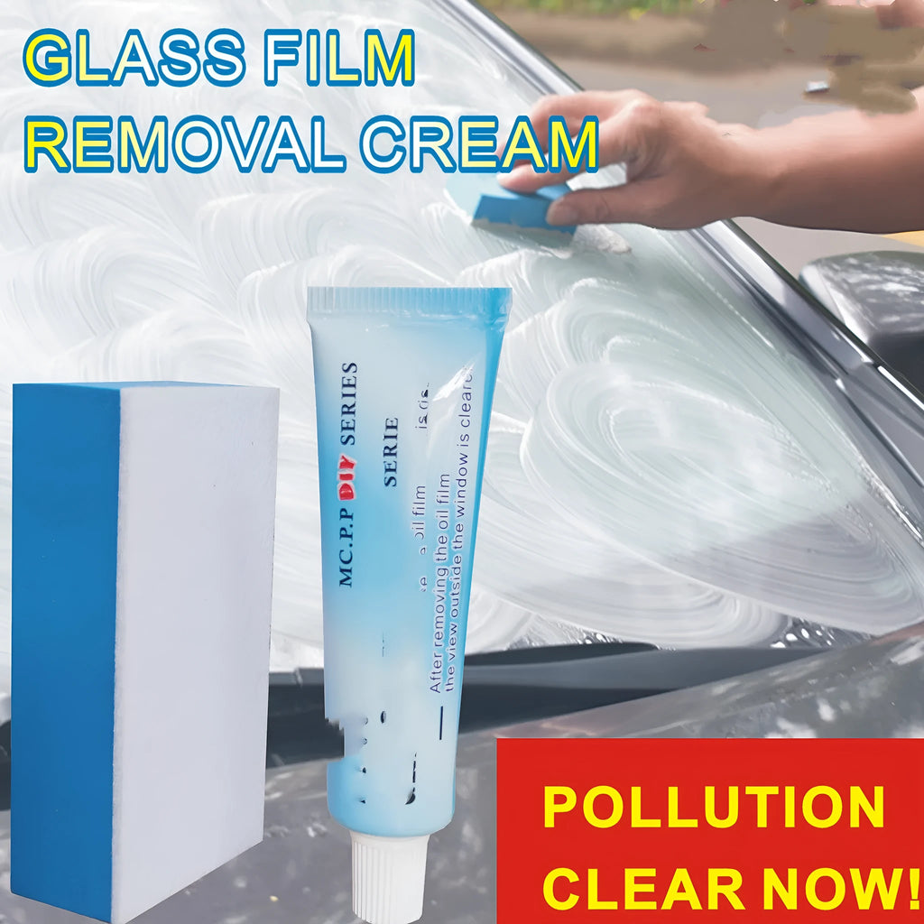 15ml automotive glass anti-fog spray bottle in white packaging with English labelling