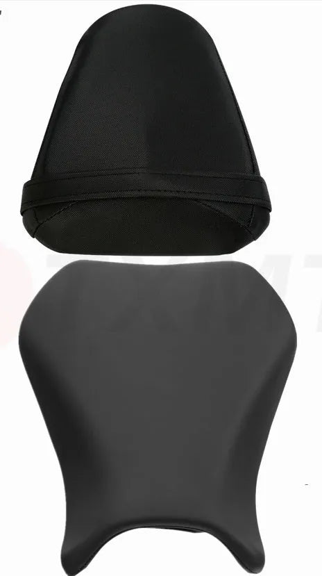 Suzuki GSXR1000 motorcycle with black PU leather seat cover fitted on the front and rear seat.