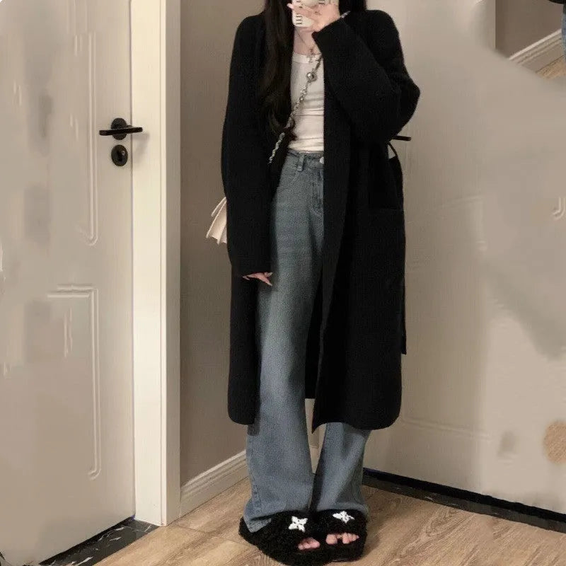 Loose thick chenille cardigan for women in a free size, shown in a solid colour with a 3D pattern.