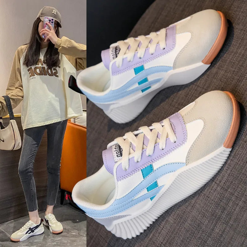 Breathable casual skateboard shoes in Beige Black, artificial PU upper with lace-up closure and rubber sole