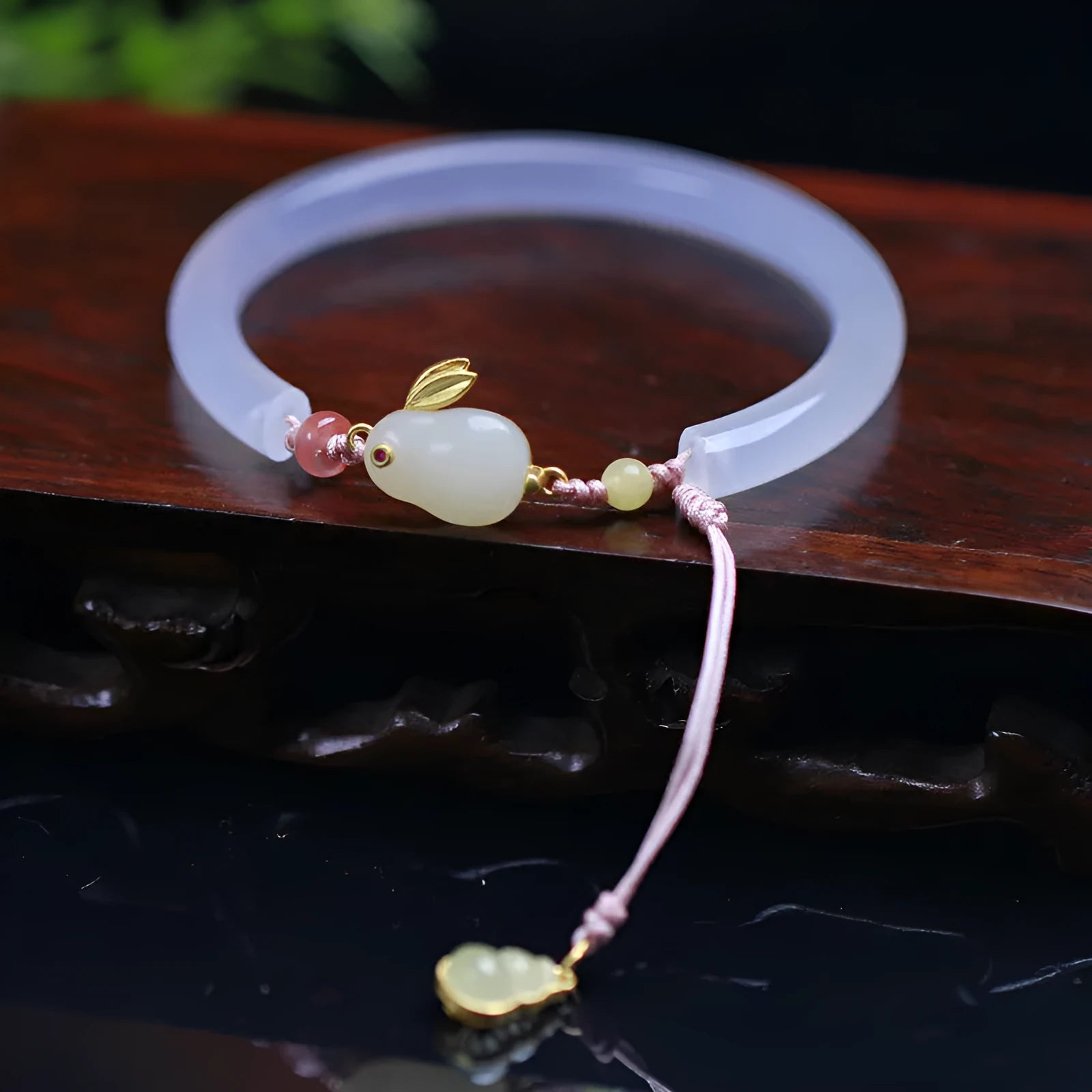 Handmade natural white agate beaded bracelet with S925 sterling silver fittings and a Ruyi charm.