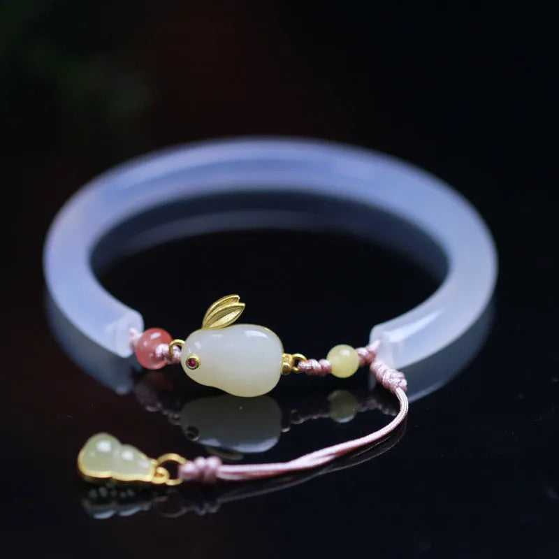 Handmade natural white agate beaded bracelet with S925 sterling silver fittings and a Ruyi charm.
