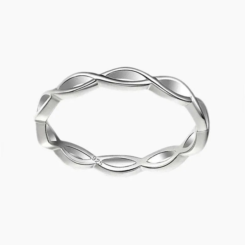 925 silver cross twist ring for women on white background, US size 7, silver colour