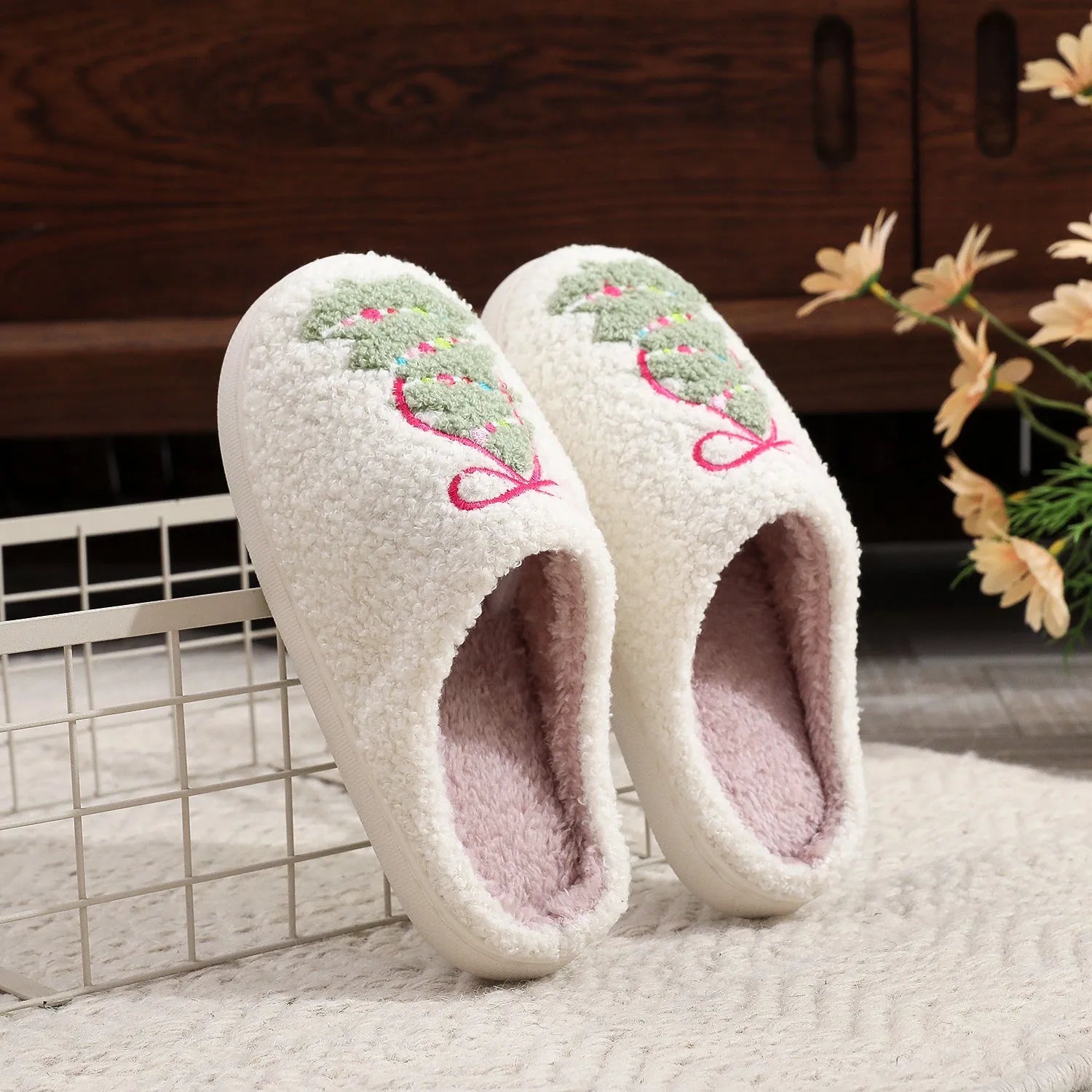 Pair of Christmas tree pattern cotton slippers with bow, thickened plush upper, round toe design, neutral gender