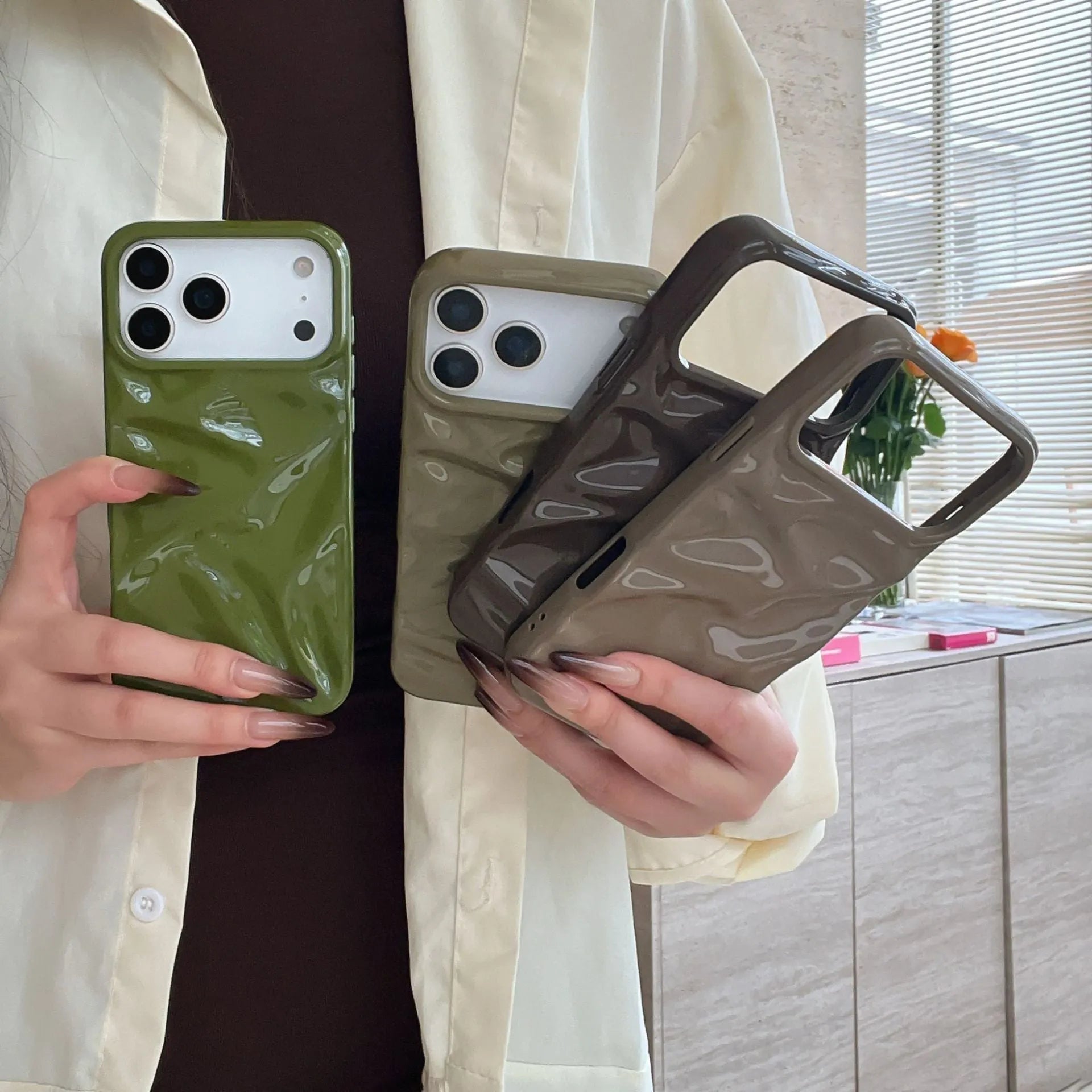 Three-dimensional pleated pattern TPU phone case in green for iPhone, anti-fall and anti-fingerprint