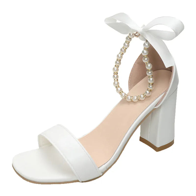 White women's sandals with pearl bow buckle, chunky heel 6-8cm, open square toe, rubber sole