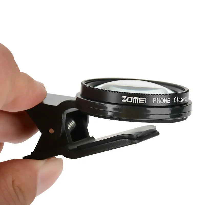 Smartphone macro lens with aluminium frame and universal clip for close-up photography