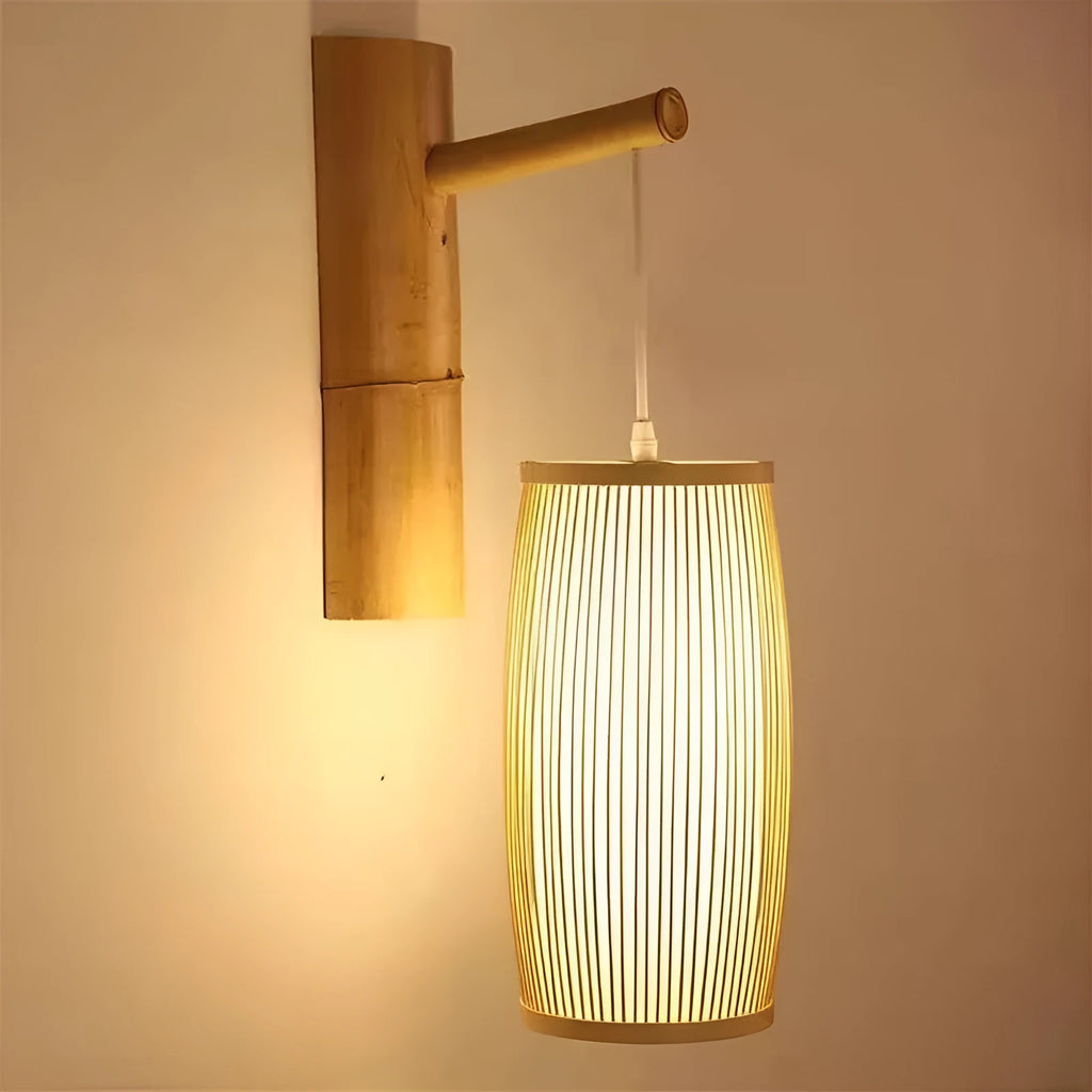 Natural bamboo woven plait pendant lamp with E27 holder for ceiling mounting.