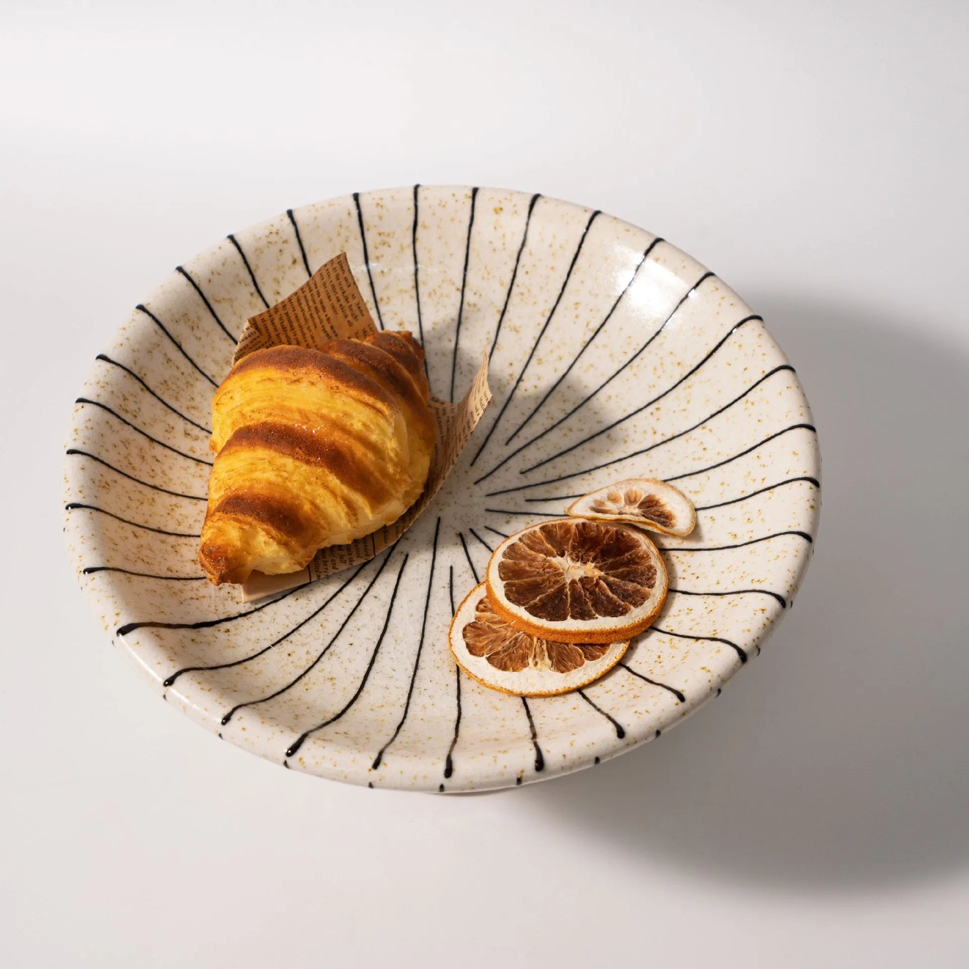 Black and white striped synthetic resin fruit plate for dessert serving and home decoration