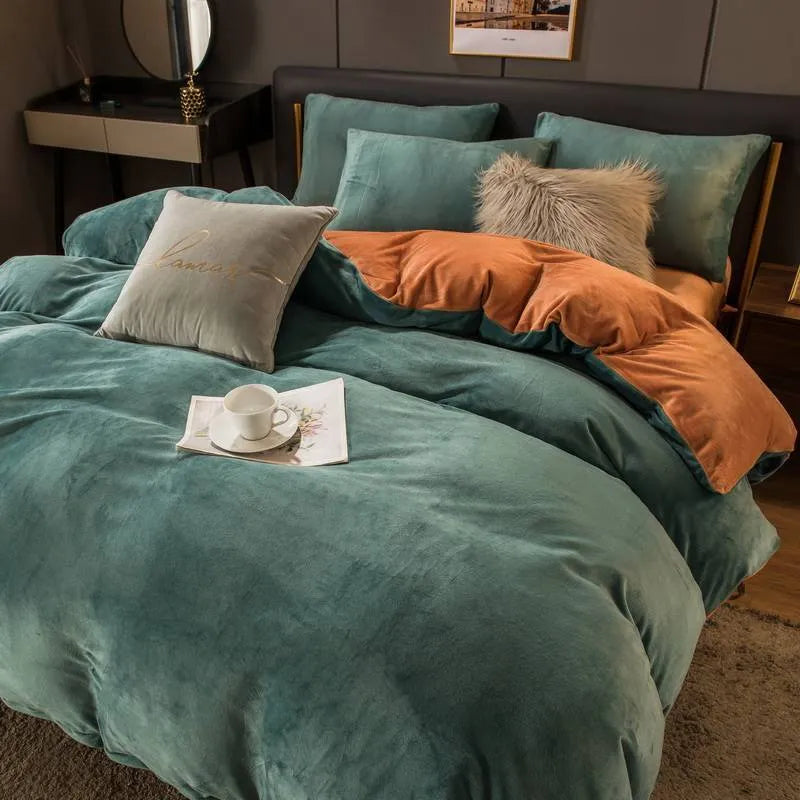 Double bed flannel bedding set in light gray with flange detail, solid colour polyester coral velvet