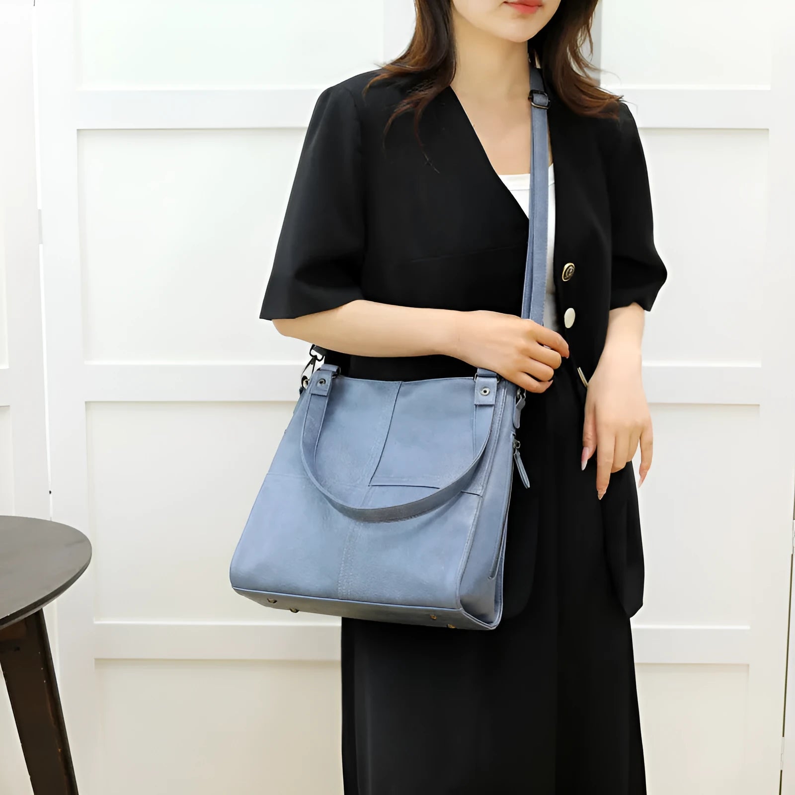Barrel-shaped soft PU crossbody handbag in retro style with 30x31.5cm dimensions