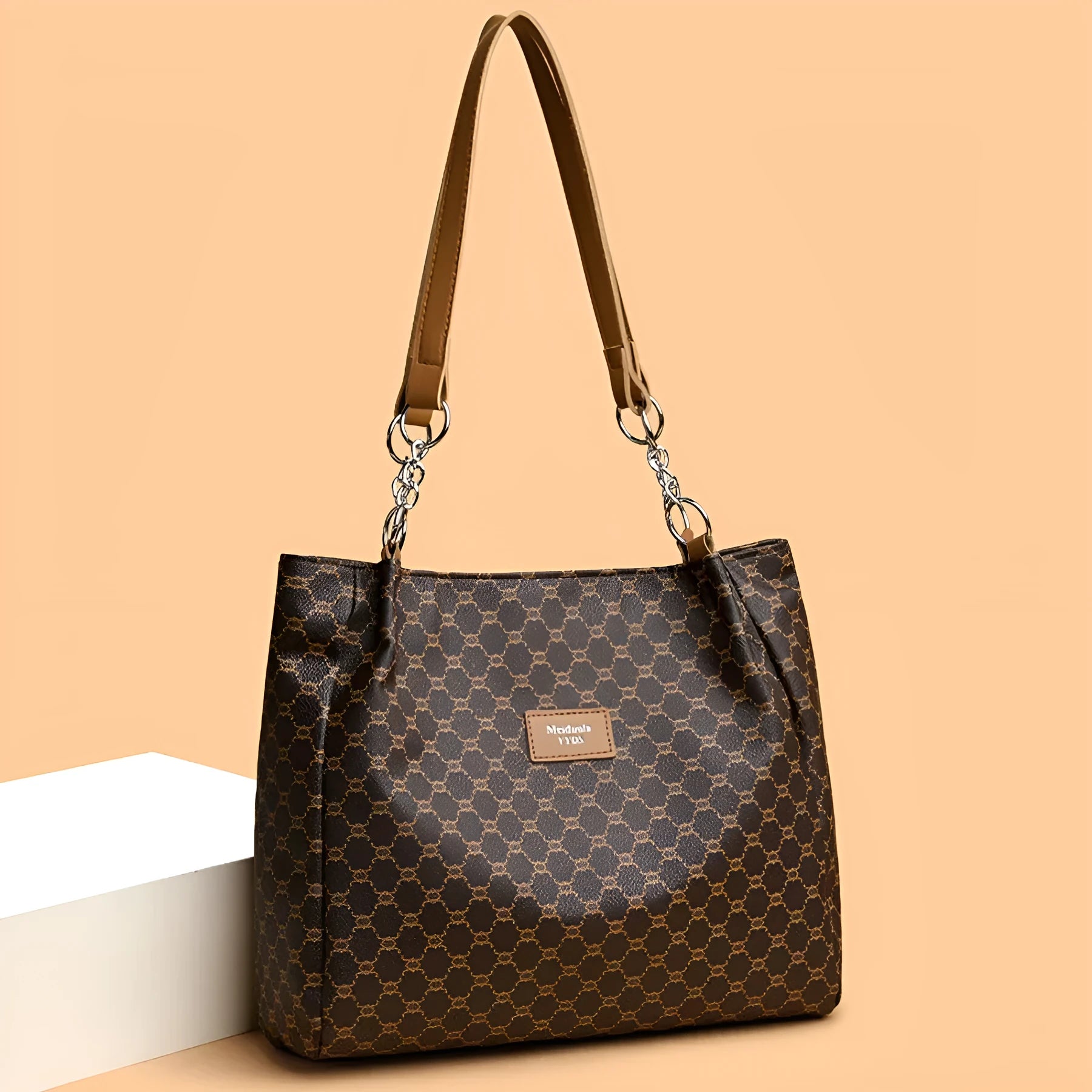 Retro women's handbag in soft brown PU leather with polyester lining.